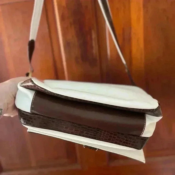 Vintage Carryland White and Brown Faux Leather Crossbody Bag Set - Set of 2 - Picture 13 of 16